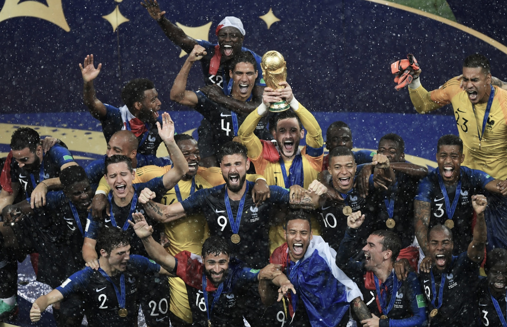 ފްރާންސުން ފީފާ ވޯލްޑް ކަޕް ކާމިޔާބުކުރުން