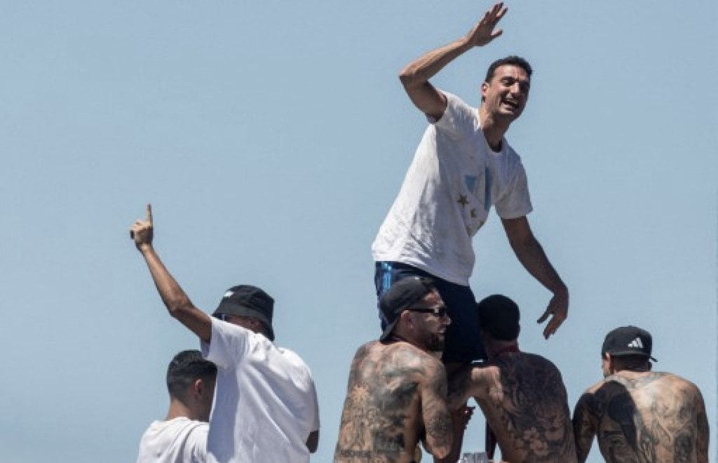 ވޯލްޑްކަޕް ތަށި ތިން ވަނަ ފަހަރަށް ހޯދައި އާޖެންޓީނާ އުފާ ފާޅުކުރަނީ