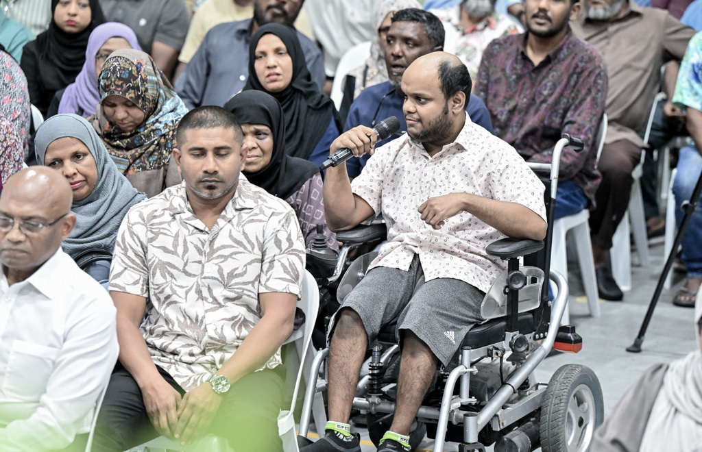 ރައީސް، މައްޗަންގޮޅި ރައްޔިތުންނާ ބައްދަލުކުރެއްވުން