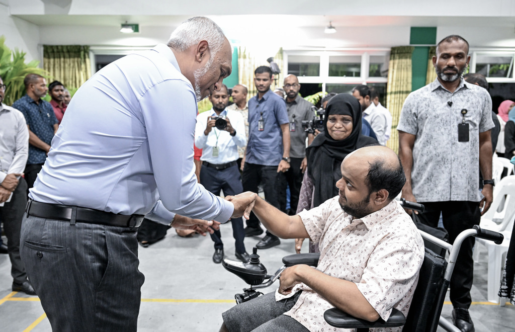 ރައީސް، މައްޗަންގޮޅި ރައްޔިތުންނާ ބައްދަލުކުރެއްވުން