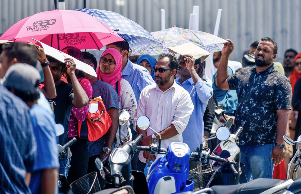 ފްލެޓް ލިބުނު ކަމުގެ ލިޔުން ނުލިބިގެން މުޒާހަރާގައި