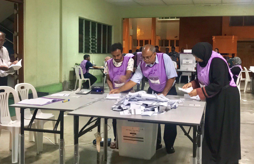 އާންމު އިންތިހާބުގެ ވޯޓު ގުނަންފެށުން