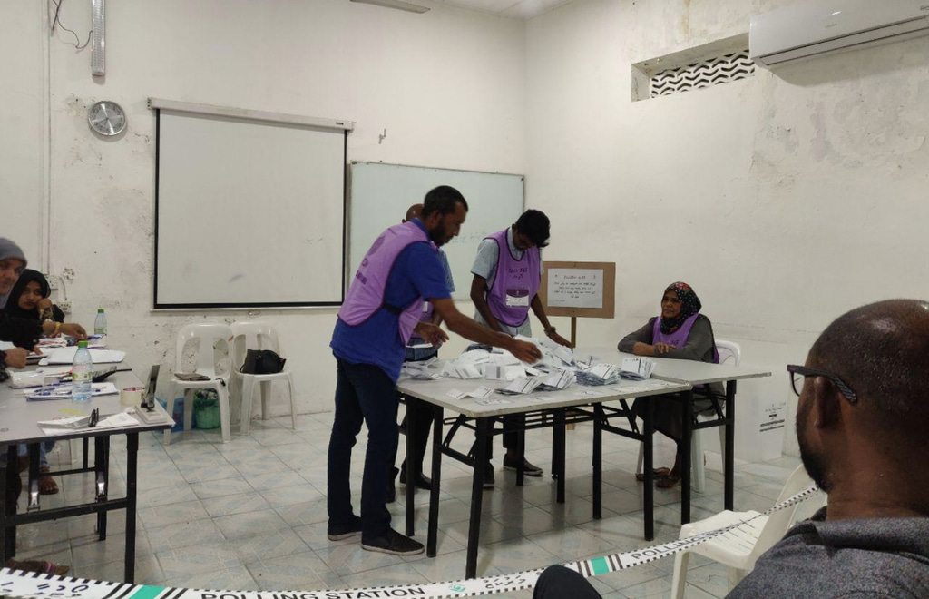 އާންމު އިންތިހާބުގެ ވޯޓު ގުނަންފެށުން