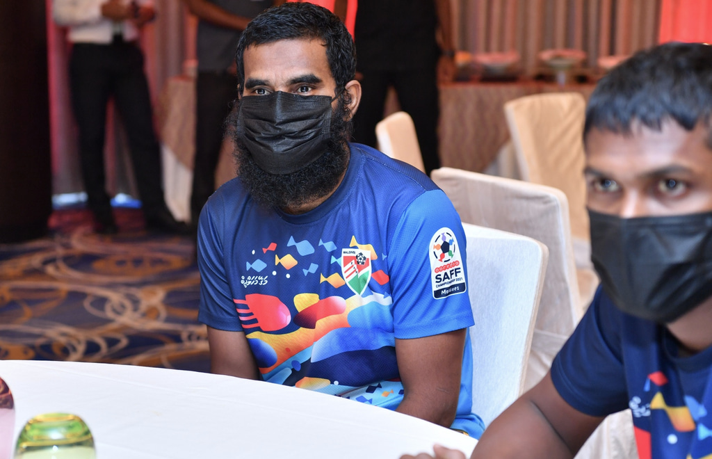 ގައުމީ ފުޓުބޯޅަ ޓީމަށް ރައީސް ހިތްވަރު ދެއްވުން