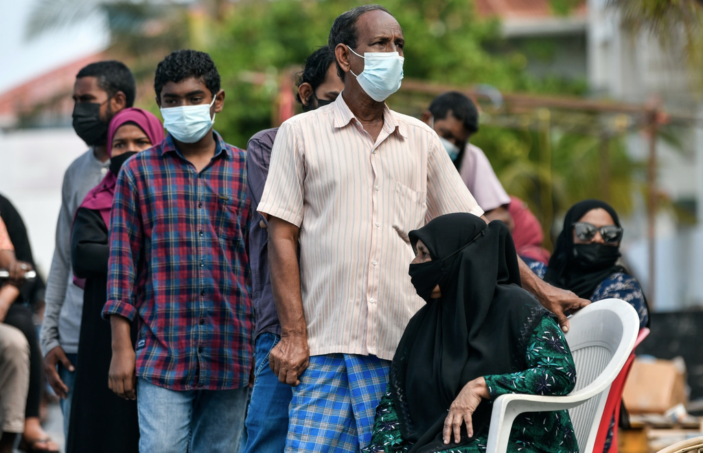 ކޮވިޑް ސާމްޕަލް ނަގަން އަނެއްކާވެސް ދިގު ކިއޫތަކެއް