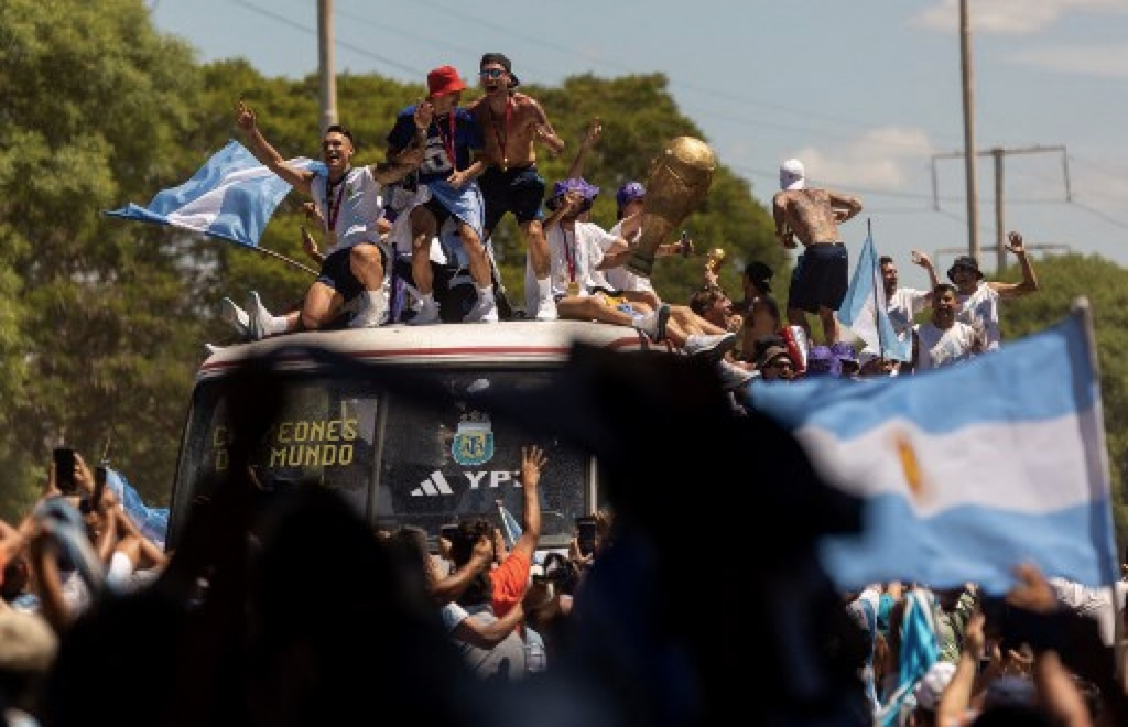 ވޯލްޑްކަޕް ތަށި ތިން ވަނަ ފަހަރަށް ހޯދައި އާޖެންޓީނާ އުފާ ފާޅުކުރަނީ