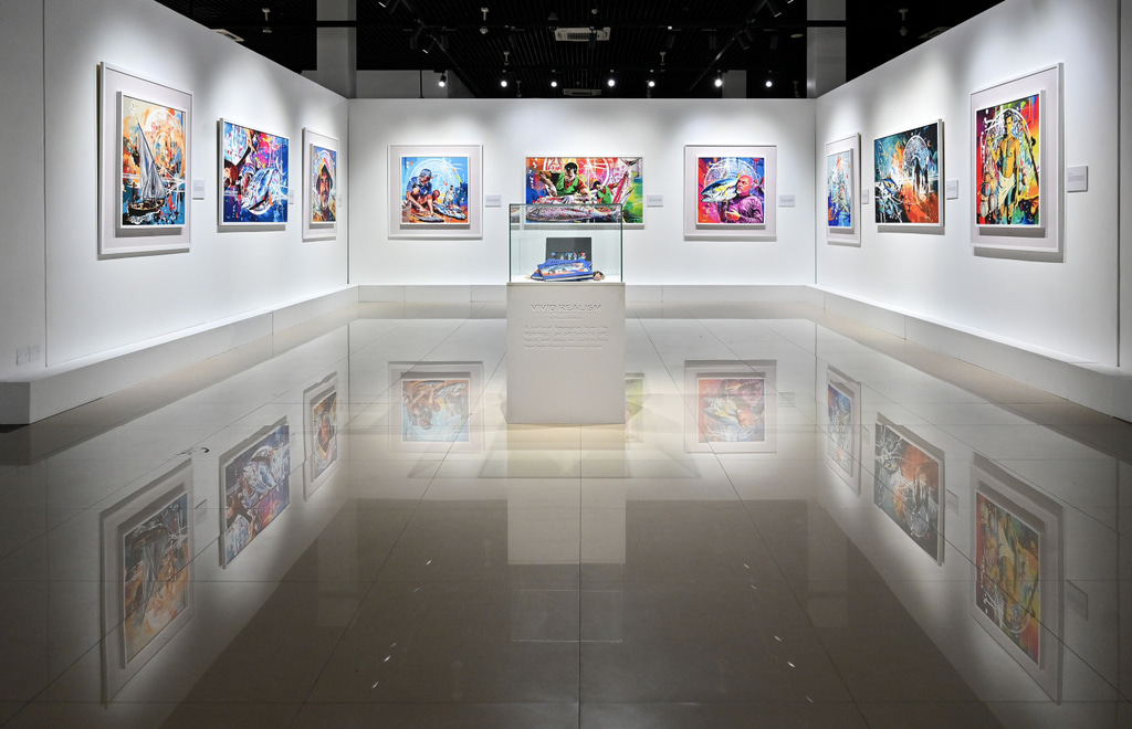 ވިވިޑް ރިއަލިޒަމް - ބައި ހުސައިން