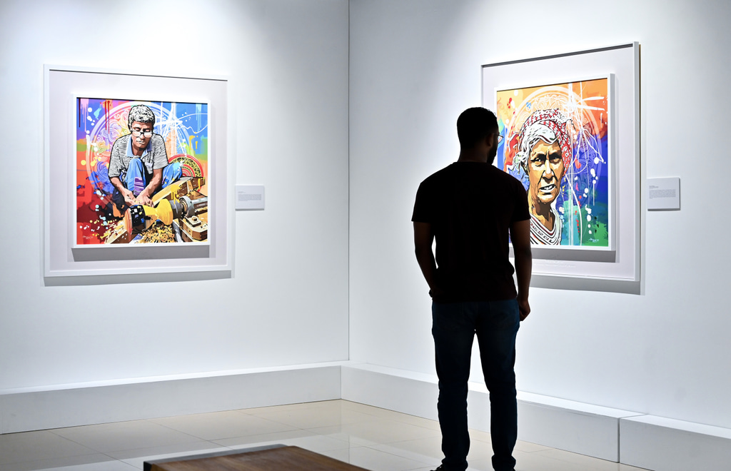 ވިވިޑް ރިއަލިޒަމް - ބައި ހުސައިން