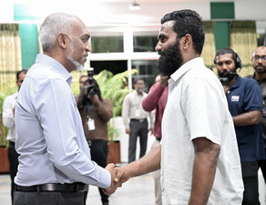 ރައީސް، މައްޗަންގޮޅި ރައްޔިތުންނާ ބައްދަލުކުރެއްވުން