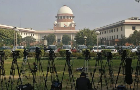 އިންޑިއާގެ ސުޕްރީމް ކޯޓުން އިންޒާރެއް: ވަޓްސްއެޕްގެ ޕްރައިވެސީ ރައްކާ ނުކުރެވޭ ނަމަ ފައިބައިގެން ދޭ