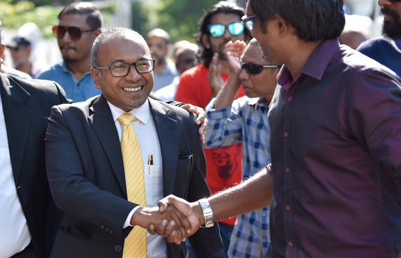 ރައީސް ފުރާވަޑައިގަތަ ނުދީ ތަހުގީގު ފެށުމަށް ގޮވާލައިފި