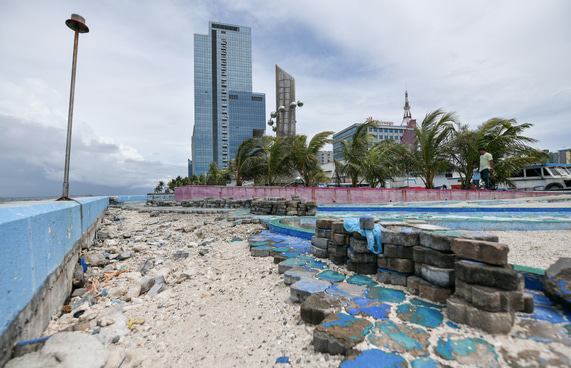 ސުނާމީ ބިނާ މައިޒާން ތަރައްގީކުރަން ވެހިކަލްތައް ނަގަނީ