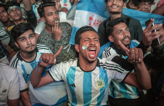 އާޖެންޓީނާ ކޯޗުގެ ޝުކުރު ބަންގްލަދޭޝް ރައްޔިތުންނަށް