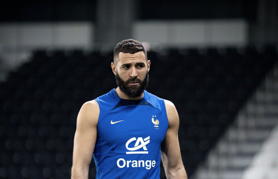 މެކްރޯންގެ ދައުވަތު ބެންޒެމާ ގަބޫލެއް ނުކުރި