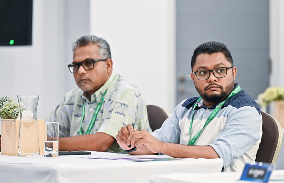 ވެލެންސިއާގެ ތުހުމަތެއް: އެފްއޭއެމް އޮތީ ނުފޫޒެއްގެ ދަށުގައި