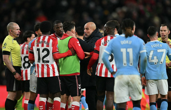 އާ އަހަރުގެ ފުރަތަމަ ރޭ ހުރިހާ މެޗެއް އެއްވަރު