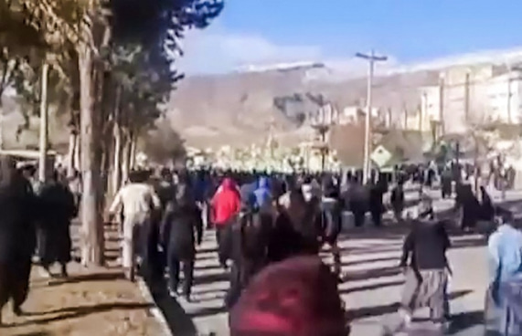 އީރާނުގެ މުޒާހާރާތައް ފުޅާވެ، އިންޓަނެޓު ކަނޑާލައިފި