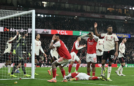 ލިވަޕޫލުން އާސެނަލް ހުއްޓުވައިފި