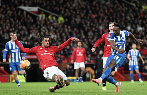 ވެލްބެކް، މެން ޔޫ އެފްއޭ ކަޕުން ކަޓުވާލައިފި