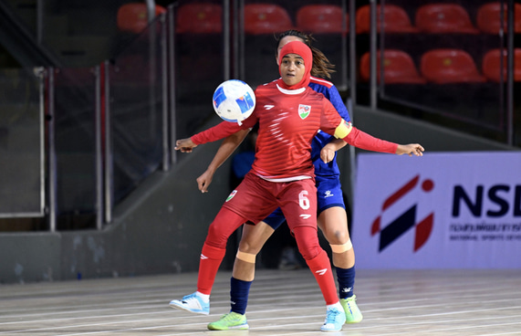 އަންހެން ފުޓްބޯޅަ: ފުރަތަމަ ބަލިކުރަންޖެހެނީ ފުރައްސާރަ!