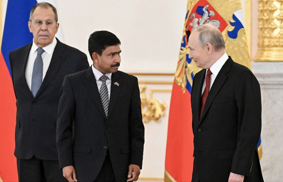 ސަފީރު އަބްދުއްރަހީމް، ރަޝިއާގެ ރައީސަށް ފަތްކޮޅު އަރުވައިފި