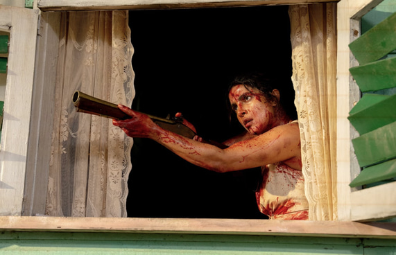 ޕްރިޔަންކާގެ އެނބުރި އެކްޝަނަށް: "ދަ ބްލަފް"ގެ ޓްރެއިލާ!