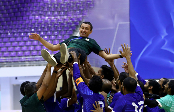 ފެށި އިރު ވެސް އަމާޒަކީ ތަށި: ފުޓްސަލް ކޯޗު