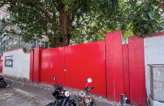 ދަރުމަވަންތަ ސްކޫލްގެ ބާ އިމާރާތް ތަޅާލައިފި