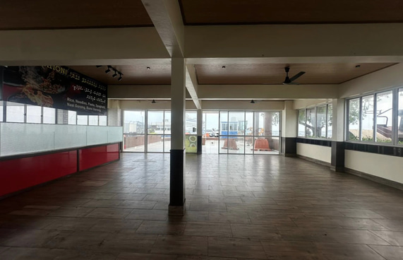 ނޯތު ހާބަރުގައި ކެފޭ ހިންގި ތަނުގައި ވަގުތީ މާރުކޭޓެއް