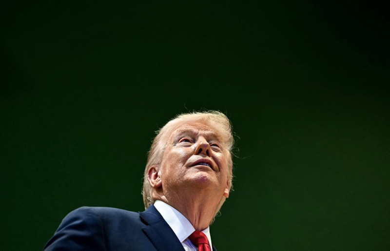 ޓްރަމްޕު މިހާރު ވިދާޅުވަނީ މޮރިޝަސްއަށް ޗާގޯސް ދިނުމަކީ "އެންމެ ރަނގަޅު ޑީލް" ކަމަށް